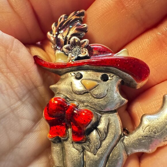Cat Brooch – Vintage AJMC Red Hat Kitty Enamel Pin - Picture 6 of 7